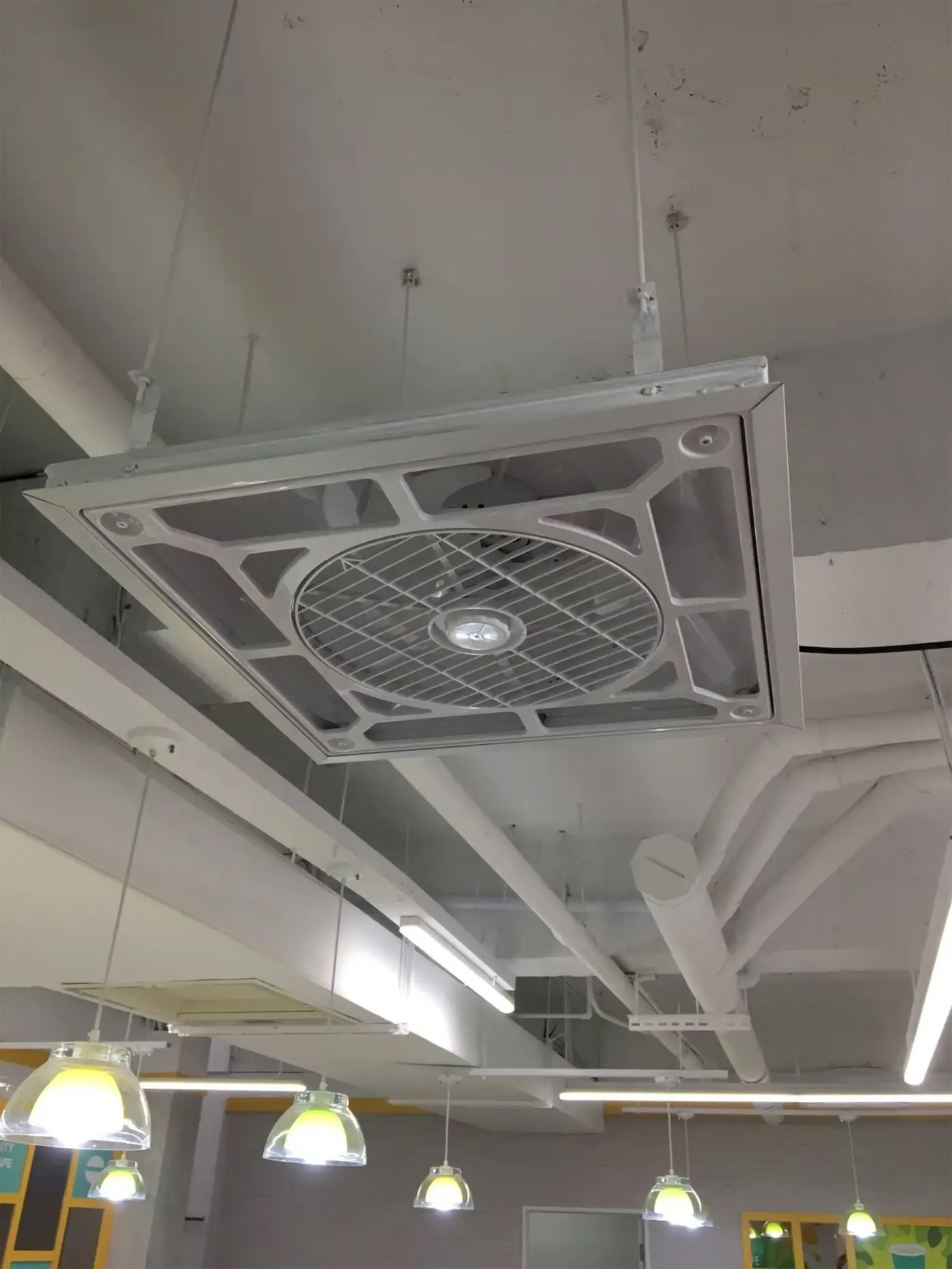 Plafondventilator met licht thuis