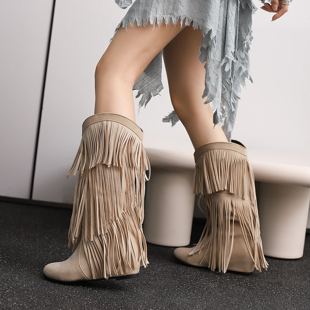 Damskie buty na koturnie z okrągłym noskiem Tassel Winter New Bohemian Flock Mid-calf Boot Female Warm Plush Lined Platform Knee High Boots