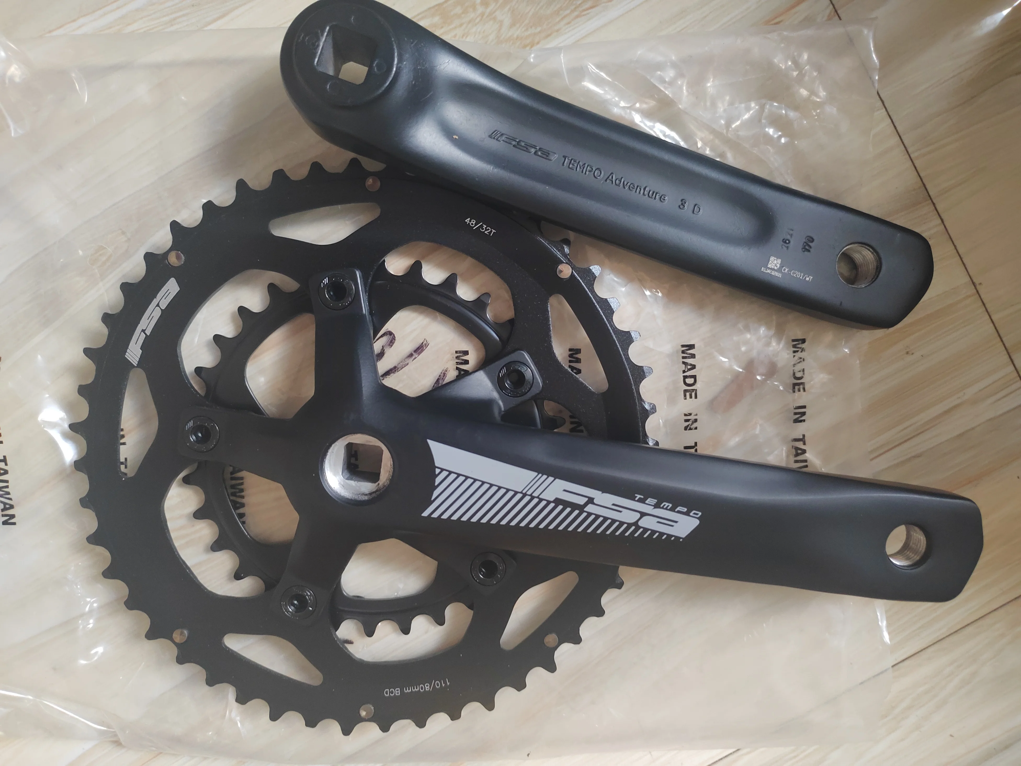 1set FSA Tempo Compact Road Chainset - 50 / 34T 48 / 32T 170/172.5/175mm Crank Arm JIS Square Taper 110/80 BCD 10/11Speed