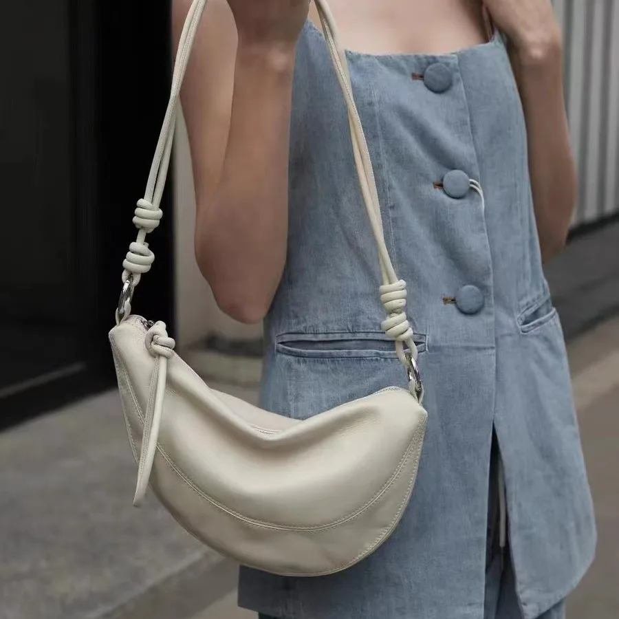 Female 2024 New Minimalist and High-end Design, Niche Design, Fashionable Single Shoulder Crossbody Dumpling Bag