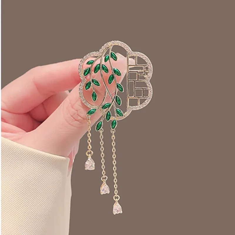 Elegant Fan Fringe Brooch Exquisite Ornaments Corsage Feast Accessory Breastpin Suit Pin Clip Scarf Buckle Dress Jewelry Gift