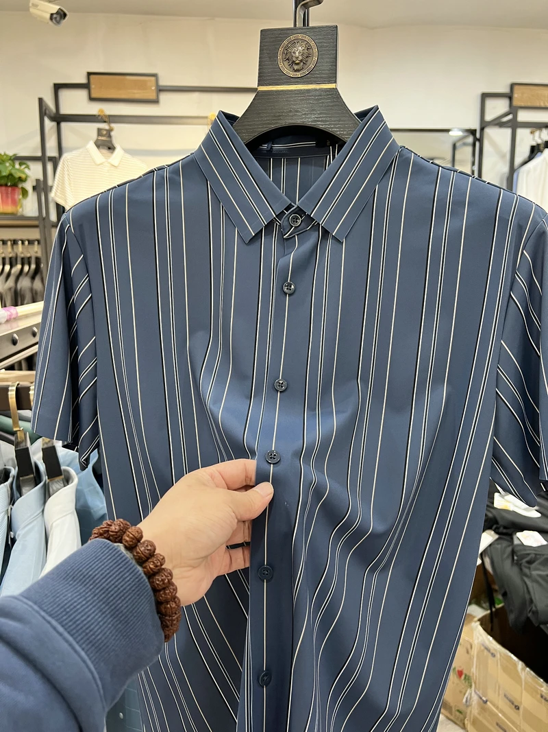 

Casual Stripe Short Sleeve Shirt Seamless No Tag High Elasticity Anti-Wrinkle Summer Fashion Urban Style Youth Shirt Standard...