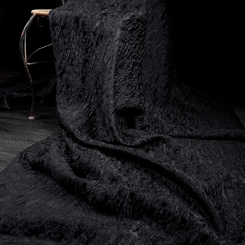 Black Floral Relief with Dark Patterns Jacquard Fabric Retro High End Three Dimensional Texture Relief Clothing Designer Fabric