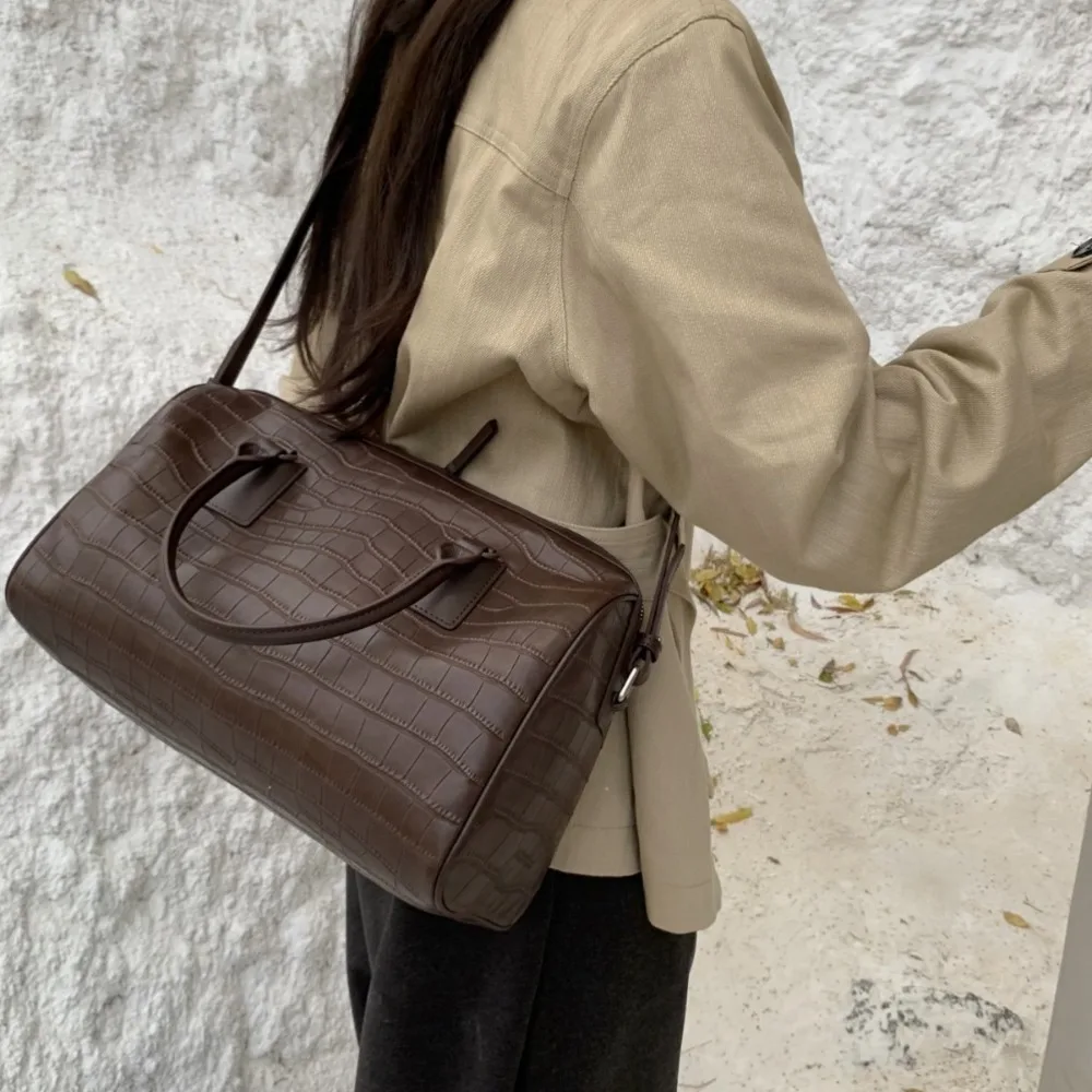 

High Sense First Layer Cowhide Crocodile Pattern Boston Pillow Men Women Pass One Shoulder Crossbody Portable Tote Bag Tide