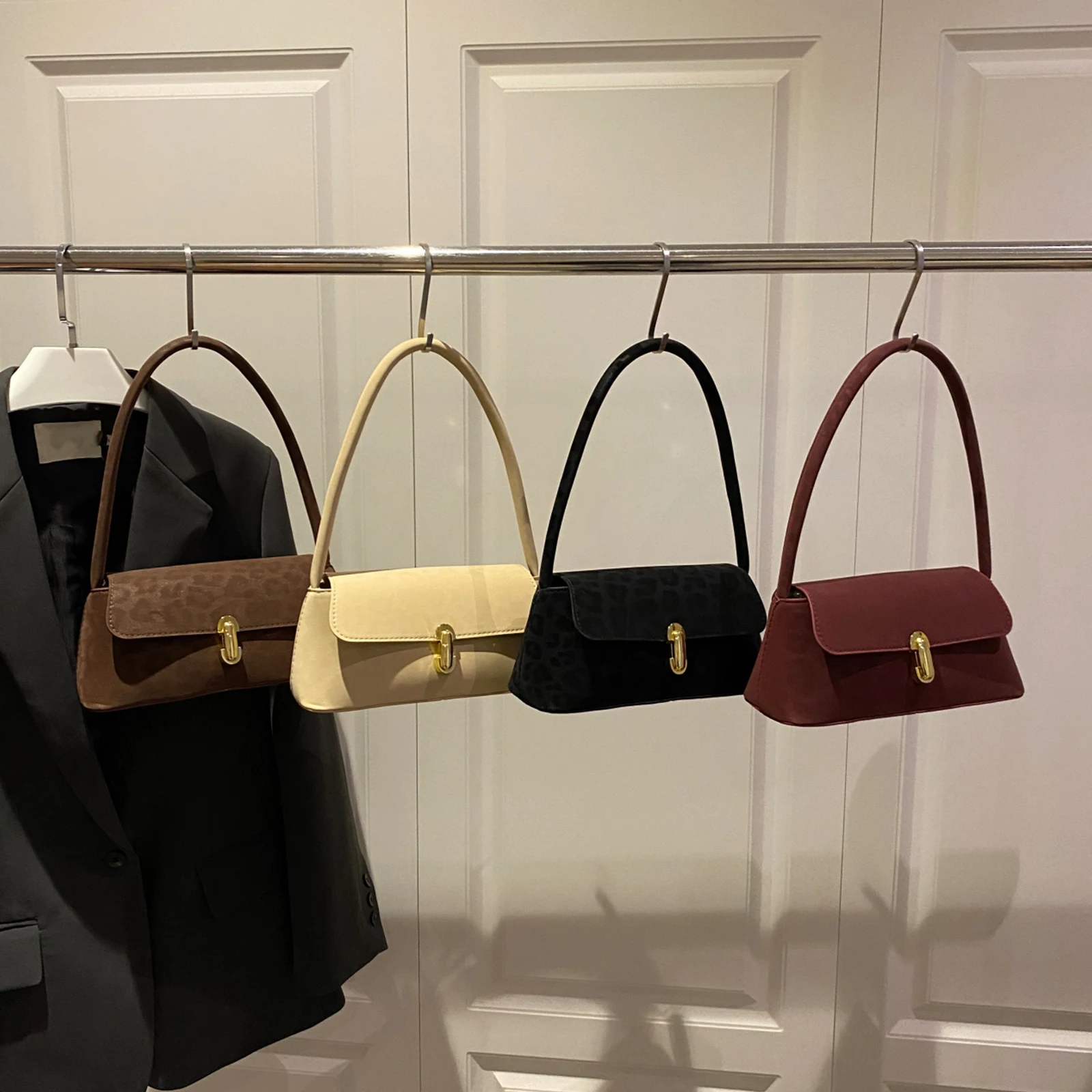 

Women Frosted PU Retro Shoulder Bag Solid Color Hobo Handbag Lightweight Top Handle Bags with Metal Buckle for Daily Travel Work