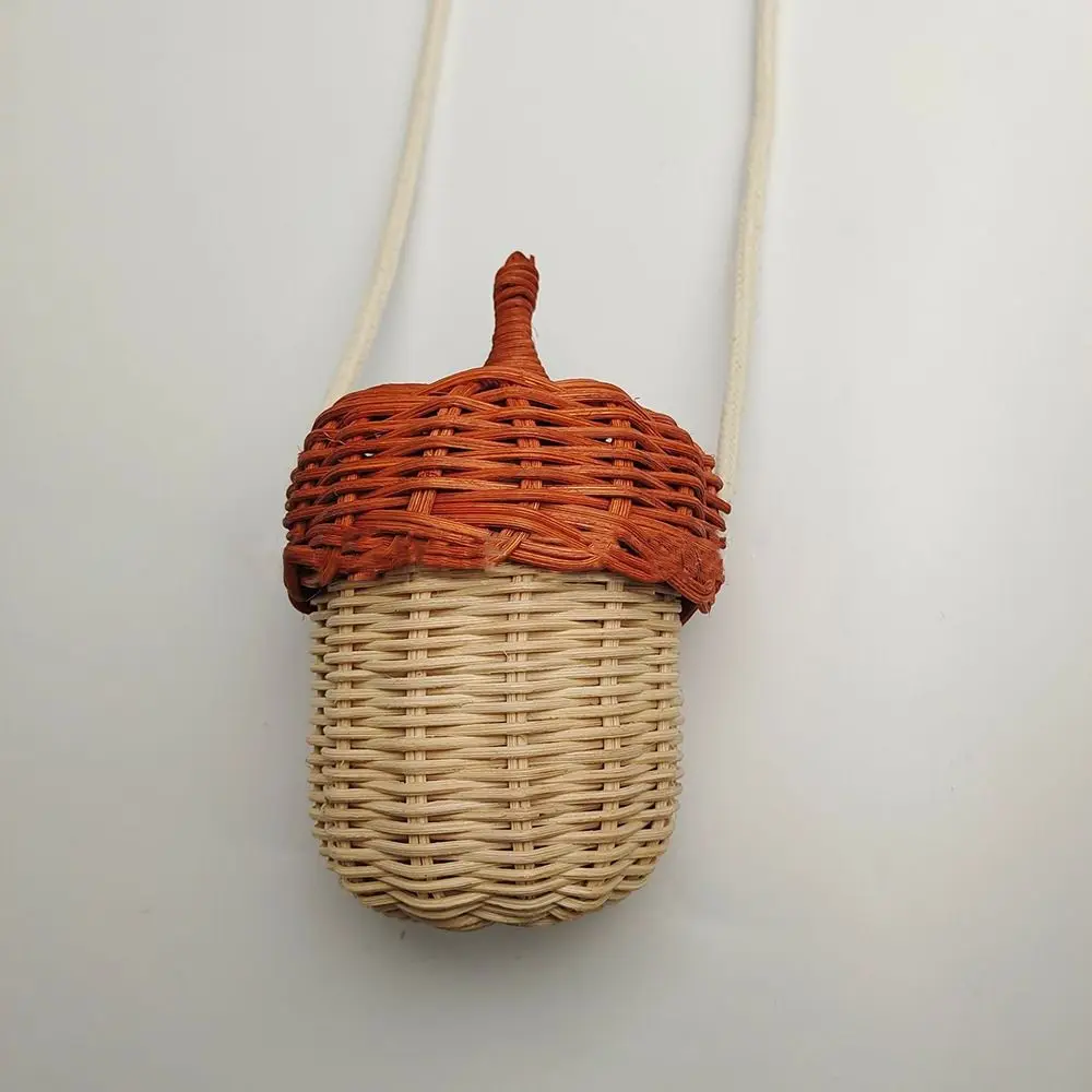 Hand Made Woven Pinecone Crossbody Handbag Vintage Mini Rattan Shoulder Bag Pinecone Rattan Bag Home Decor