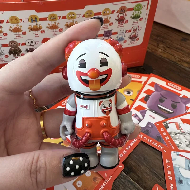 

POP MART MEGA SPACE MOLLY 100% X Emoji Series Mystery Box Genuine Blind Box Guess Toys Bag Anime Figure Desktop Ornaments Model
