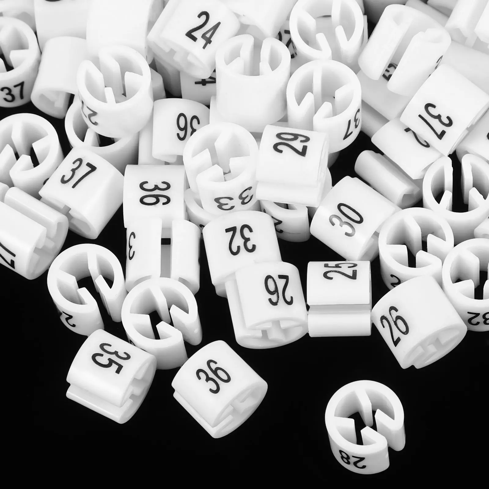 

150 Pcs Plastic Hanger Size Markers Clothes Tags for Clothing Rack Dividers Garment Accessories Easy Use Sturdy Material