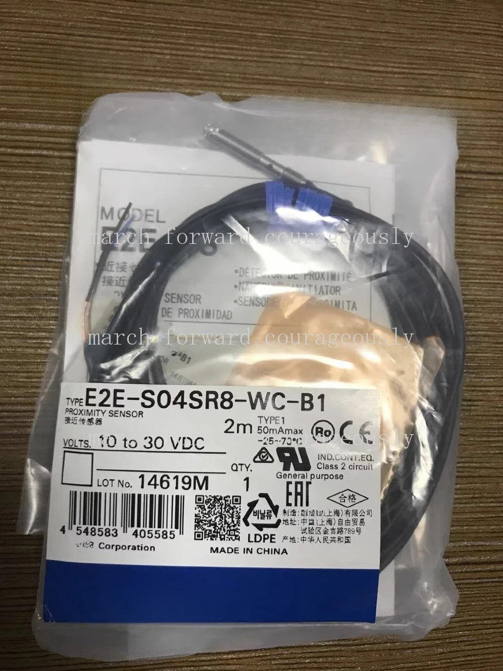 Original and genuine for Omron E2E-S04SR8-WC-B1 proximity sensor