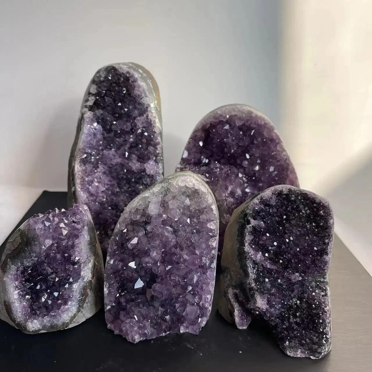 1 unidad de cristal de amatista natural en racimo, cristales de cuarzo en bruto, piedra curativa, mineral de mineral, decoración para el hogar, piedra morada Cornucopia Feng Shui