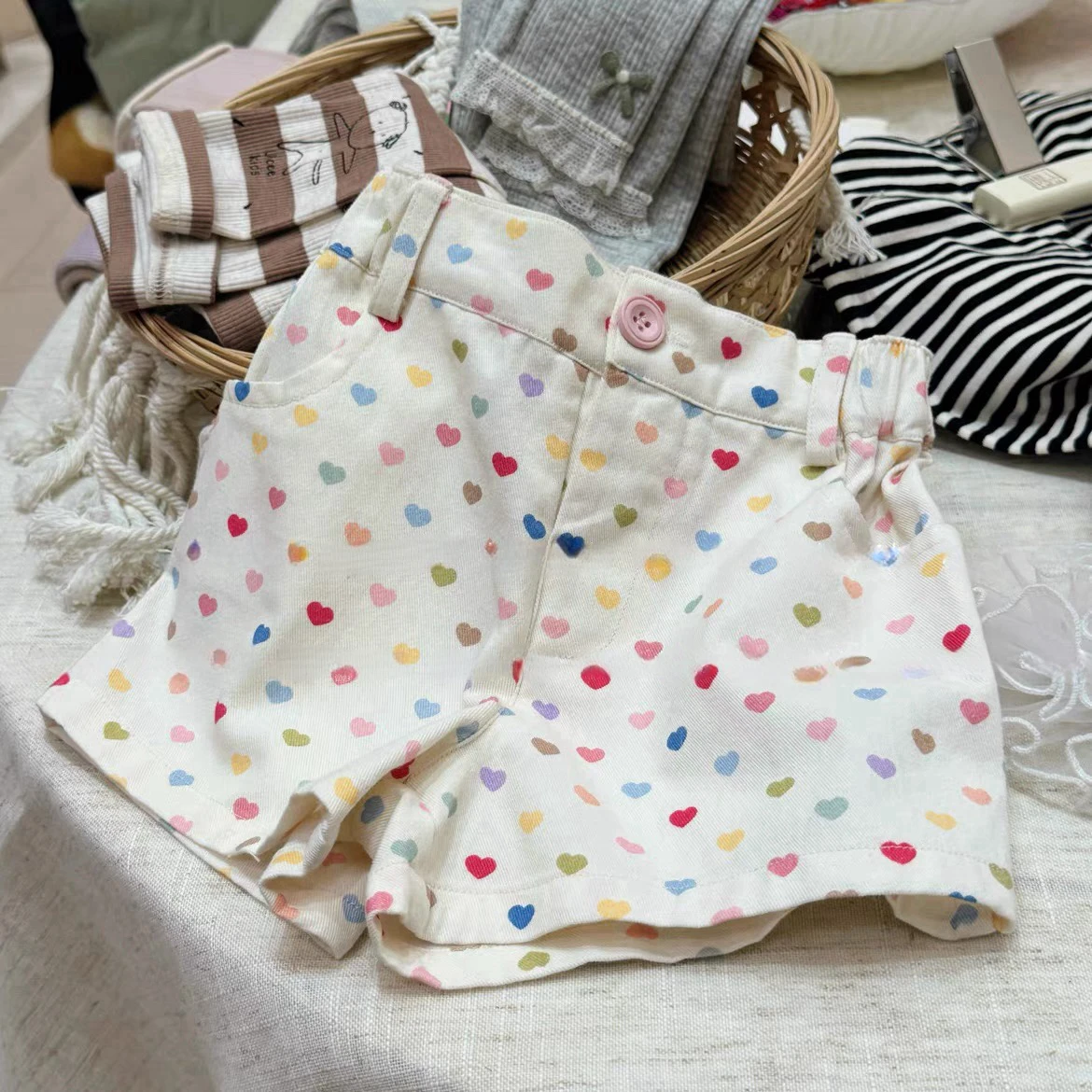 

Girls' 2025 New Summer Love Printed Shorts for Baby Girls Stylish and Versatile Lace Pants for Kids Soft and Thin