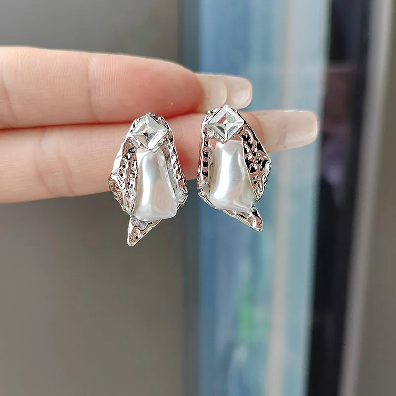 Irregular Fold Zircon Mermaid Pearl Earrings for Women Fashion Luxury Sliver Color Unique Design Earrings Jewelry Gifts