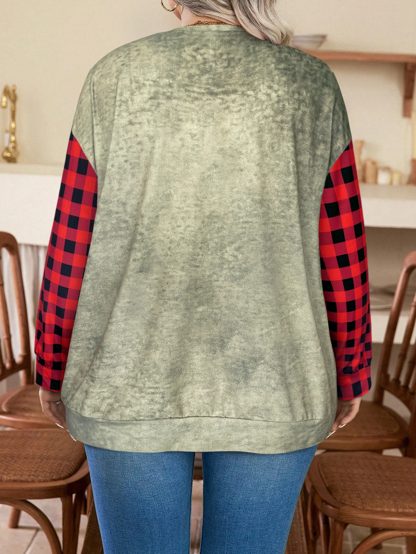 Women's round neck long sleeved sweatshirt with Christmas tree print and red and black checkered patchwork sweatshirt