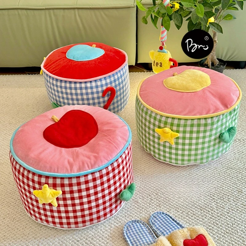 Cremefarbener Wohnzimmer-Fußhocker, Schuhwechsel-Hocker, Tatami-Futon, Kreativer Stoff-Möbelhocker, Rosa Kuchen-Soft-Stuhl