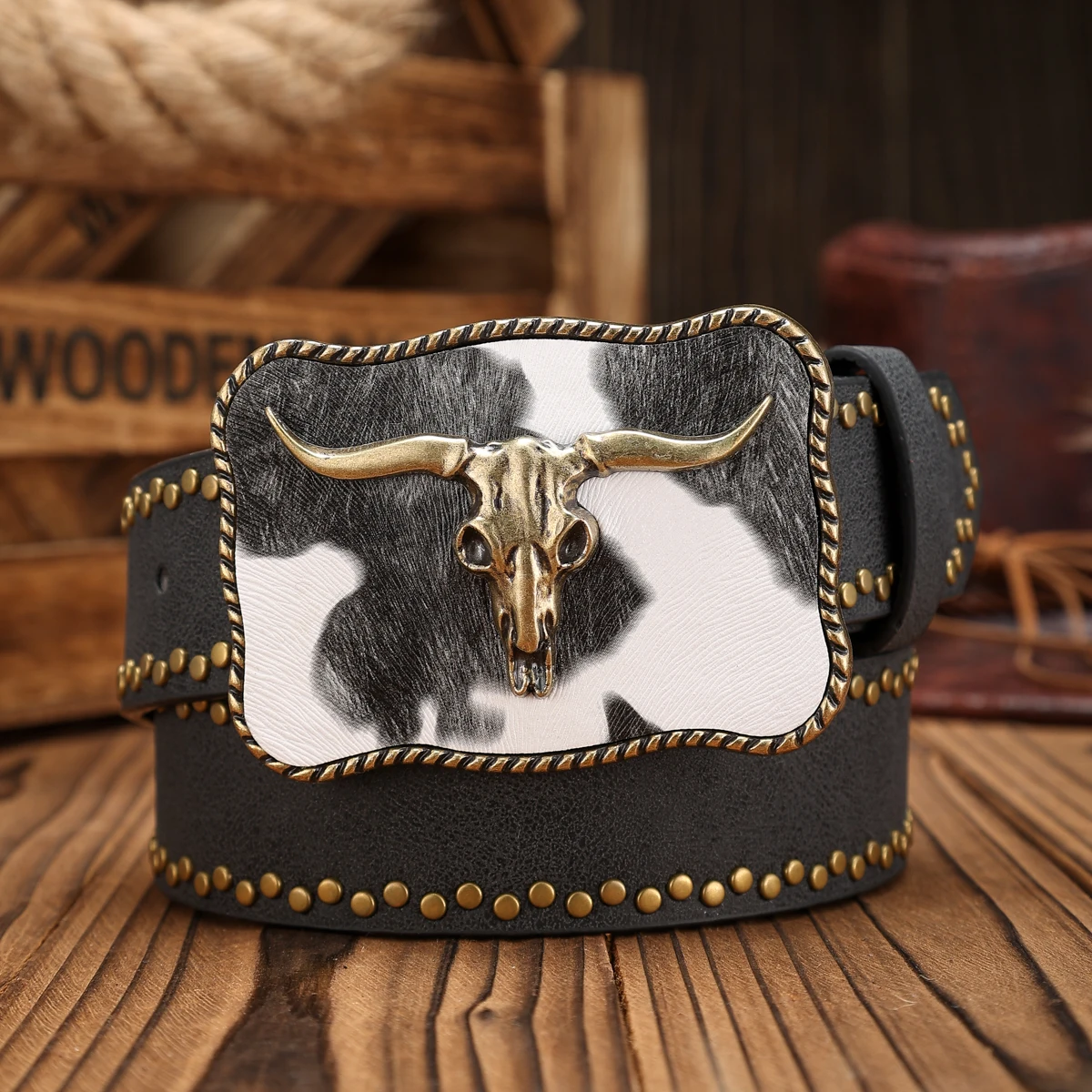Ein PU-Gürtel für Damen und Herren, der den Stil von Western-Denim und Retro vereint, ist perfekt für alltägliche Freizeitausflüge. – Detail 3