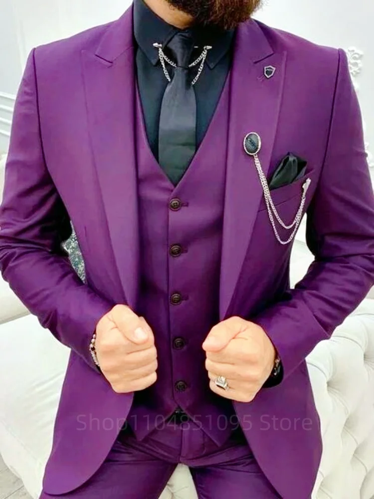 

Latest Solid Color Slim Fit Three Piece Men Suits Peak Lapel Wedding Groom Tuxedos Best Man Dress Business Set Blazer Vest Pants