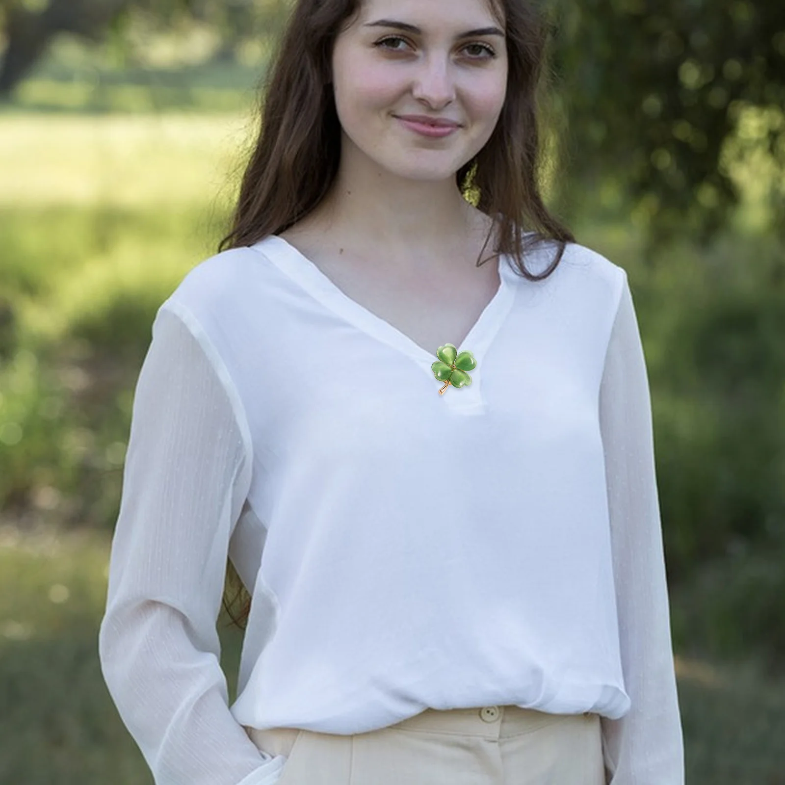 

3Pcs Invisible Lightweight Safety Snap Button Brooch Elegant Leaf Clasp for V-Neck Shirts Dresses Prevent Wardrobe Malfunctions