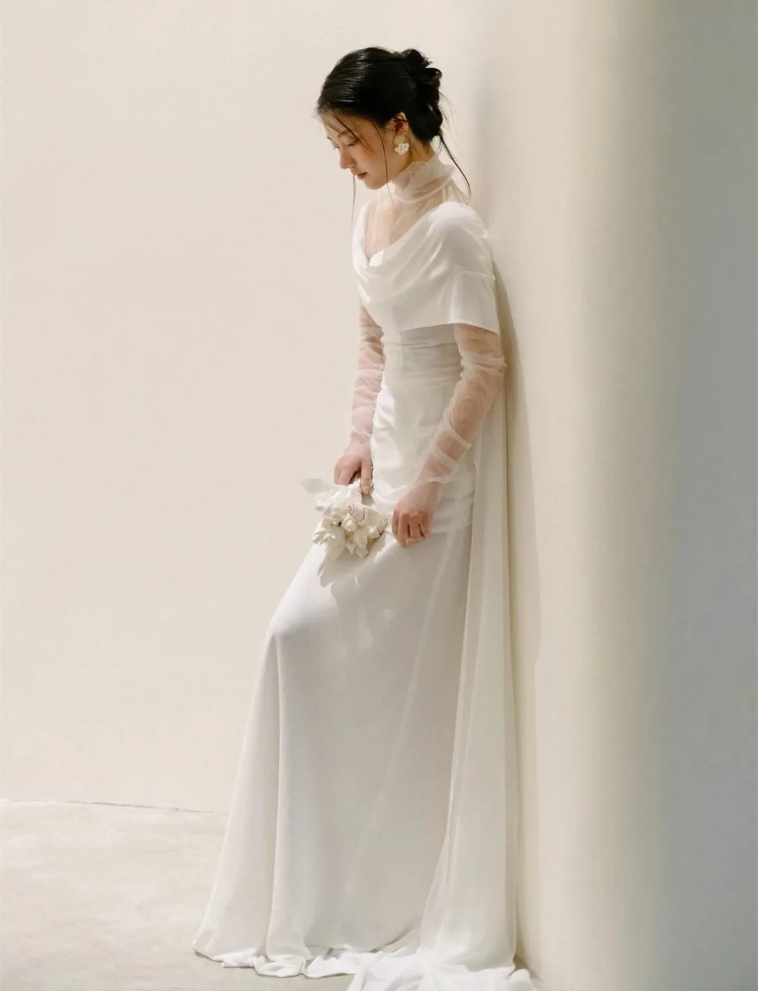 فساتين زفاف كريب بأكمام طويلة مخصصة من التول على الطراز الكوري حورية البحر برقبة عالية وسحاب خلفي مطوي سترة زفاف للنساء #1