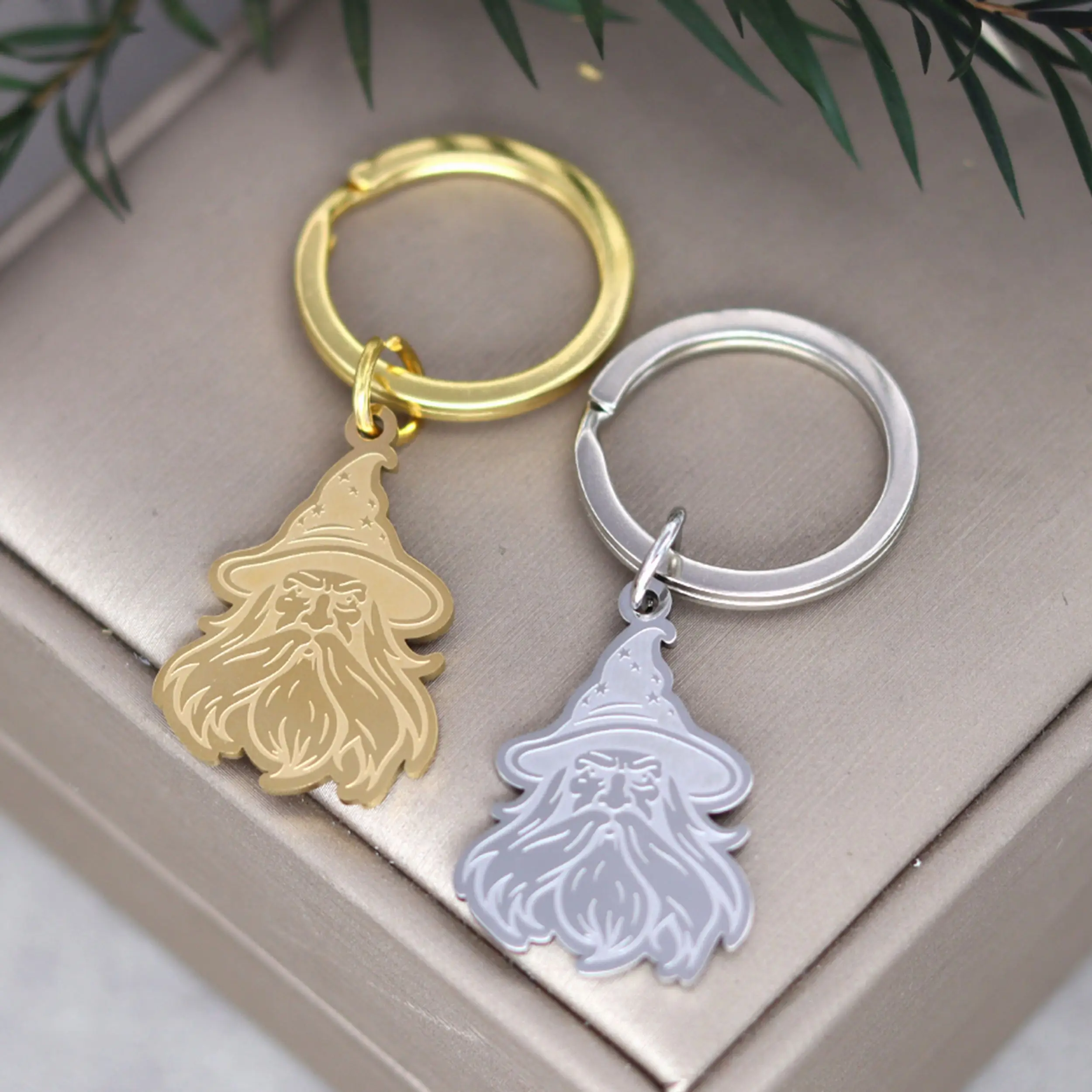 Santa Claus with Long Beard Skyful Star Keychain for Women Men Stainless Steel Kids Christmas Gifts Jewelry Car Key Bag Decorate