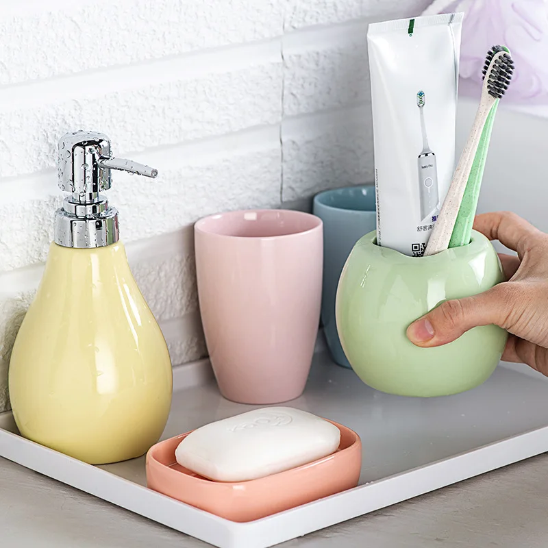 European Color Ceramic Bathroom Set Tooth Brushing Cup Lotion Bottle Soap Dish Bathroom Accessories Couple Mouthwash Cup Gifts