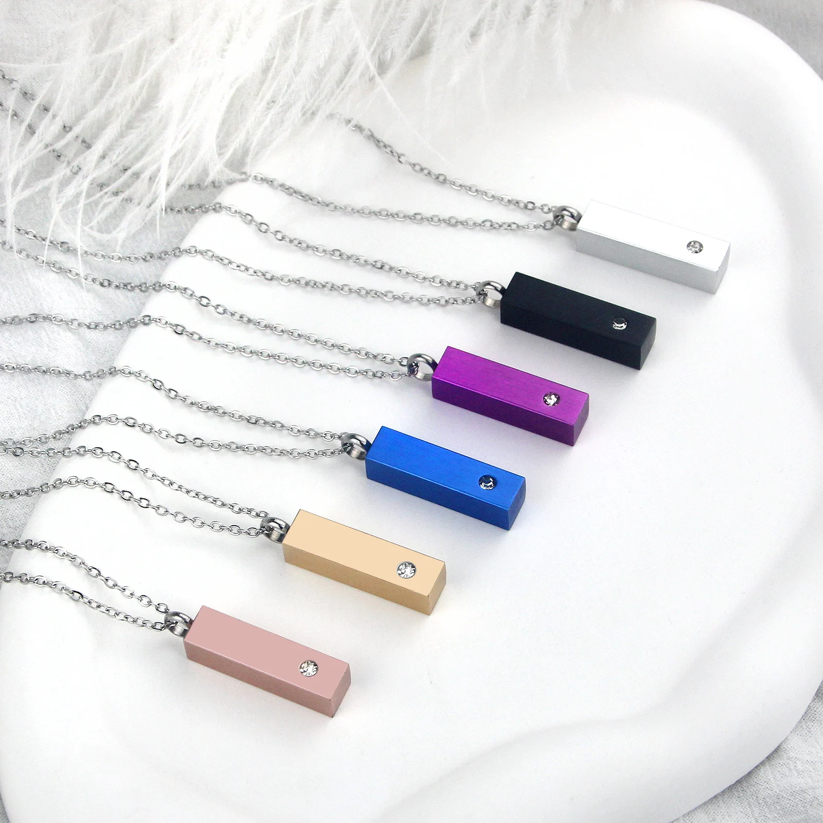 Cube Urn Necklace for Ashes Aluminum Alloy Cremation Necklace with Crystal Memorial Pendant Necklace Human Pet Cremation Jewelry
