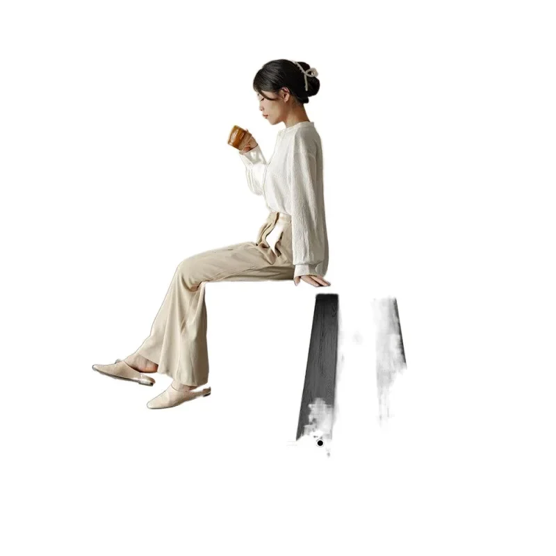 

Simple modern solid wood round conference table, black minimalist round dining table