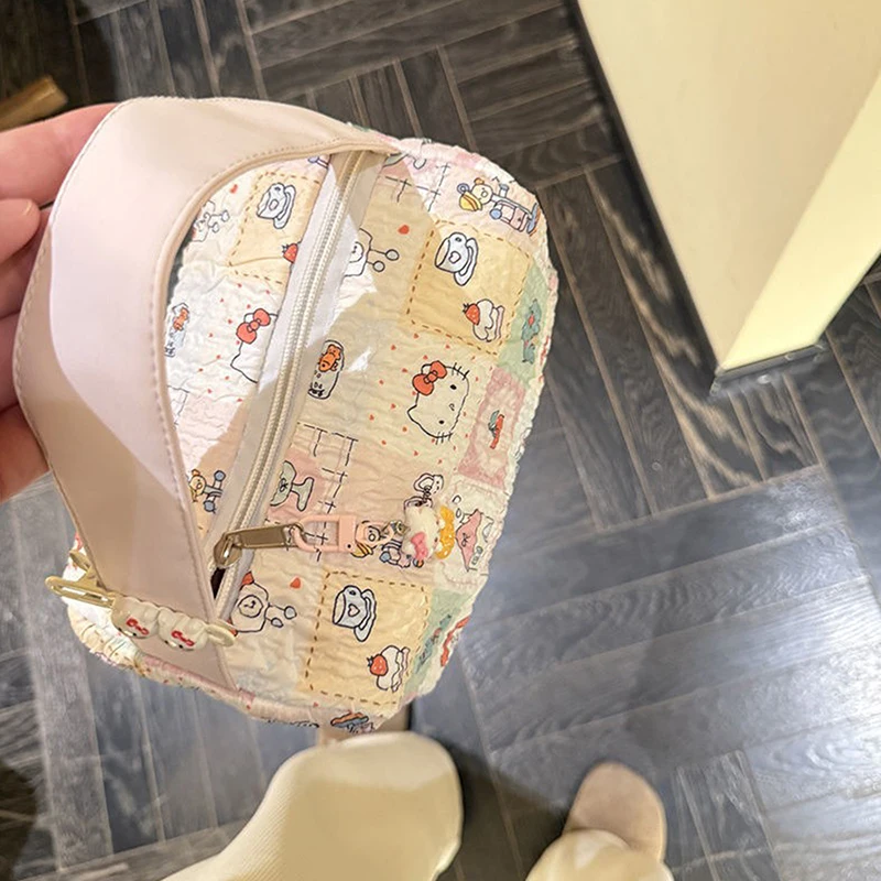 Borsa per cosmetici Sanrio Hello Kitty di grande capacità Cartoon Kitty Cat Borse per borse da toilette portatili Borsa carina tridimensionale