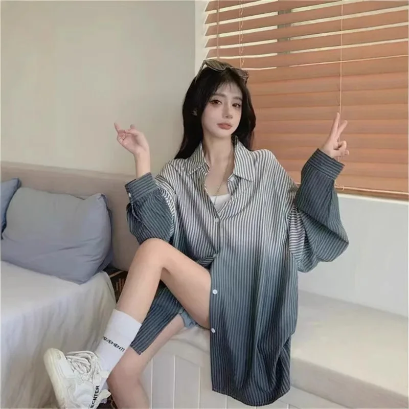 

Gradient Contrasting Color Striped Sunscreen Shirt for Women in Autumn Mid-length Loose Casual Lazy Style Cardigan