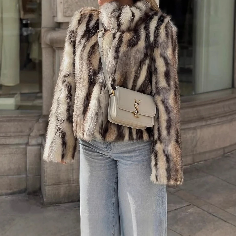 

2026 Thick Jackets Women Print Faux Fur Coat Stand Collar Elegant Y2k High Street Warm Furry Jacket Streetwear Autumn Winter