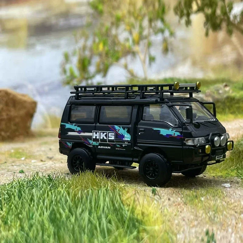 Diecast Autobots 1: 64 Scale Delica Four-wheel-drive Van Alloy