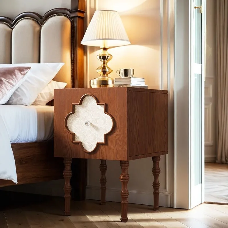 

High-end Luxury Antique Bedside Table Ash Wood Artistic Four-leaf Clover Sofa Side Cabinet Bedroom Bedside Cabinet