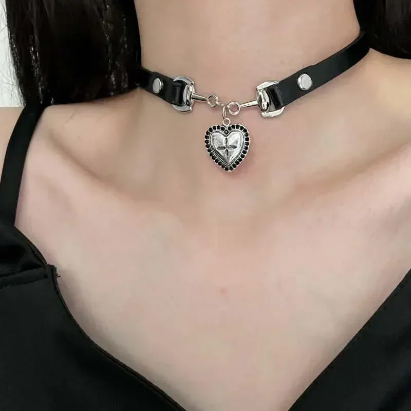 Punk Y2K Vintage Charme Grunge Anhänger PU Leder Sexy Choker Halsketten Für Frauen Spice Girls Goth Schmuck Zubehör Geschenk – Detail 6