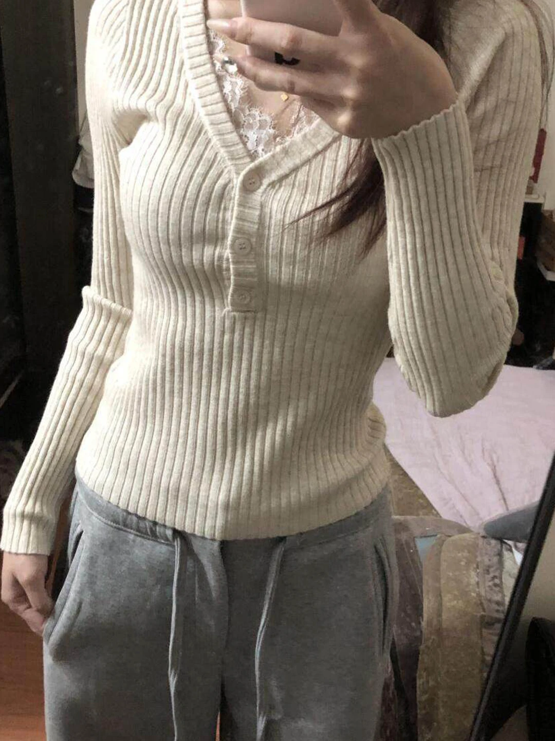 Cseta Interior de Punto con Ribete de Encaje Sexy, Cuello en V, Botones, Ajuste Entallado, Suave y Cómoda, Manga Larga, Es...