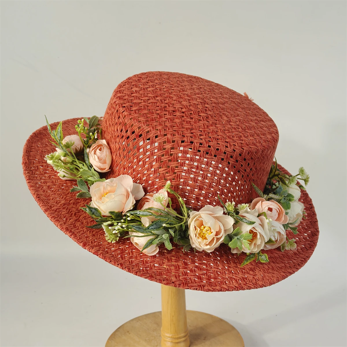 

Flowers Flat Straw Hat Hollow Woven Straw Ladies and Men's Hat Plaid Simple High-end Fashion Summer Sun Hat Gift Hat Wedding Hat