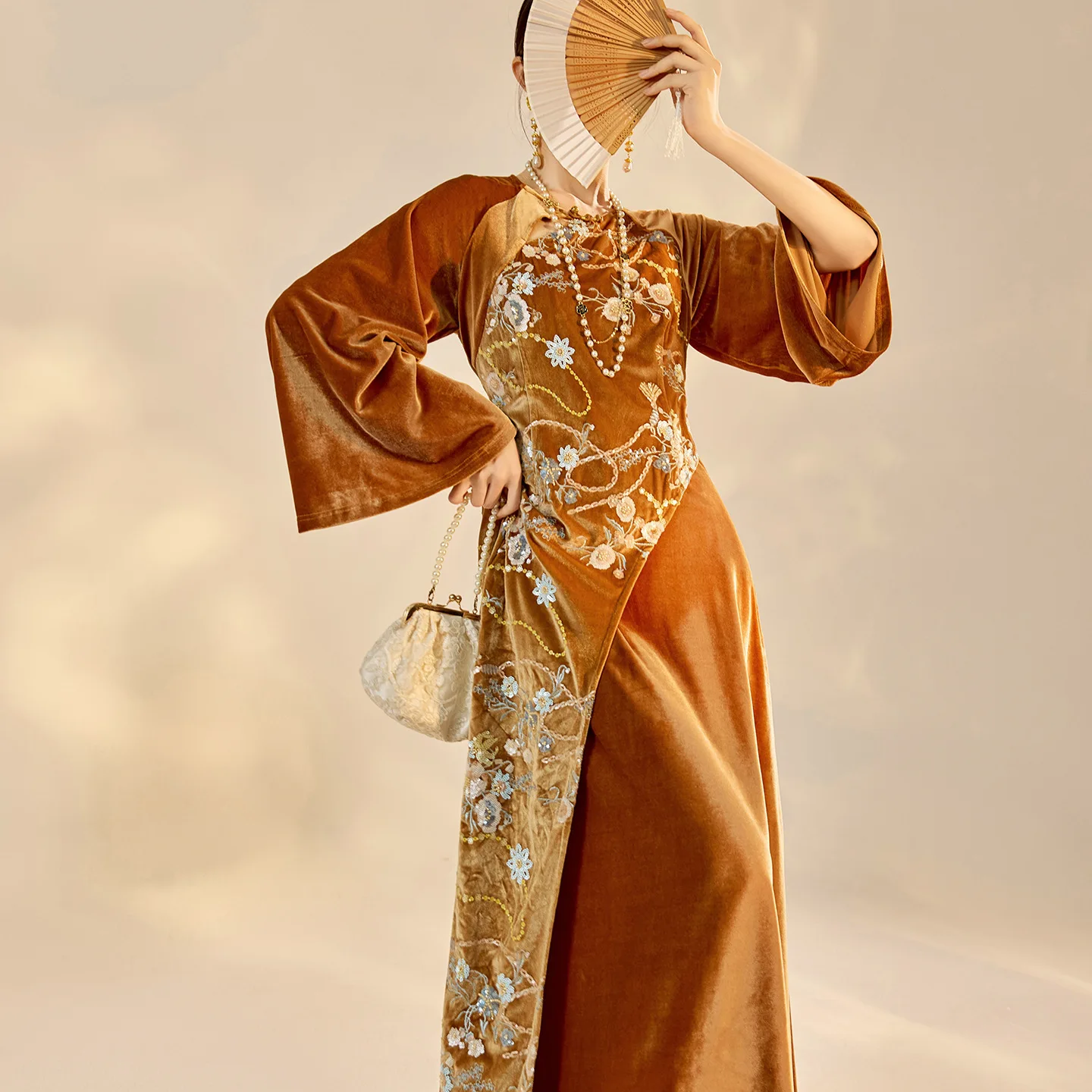 UMI MAO فستان الخريف جديد كم طويل جميل النمط الصيني تشيباو فستان طويل المرأة الجديدة النمط الصيني المخملية فستان فام #4