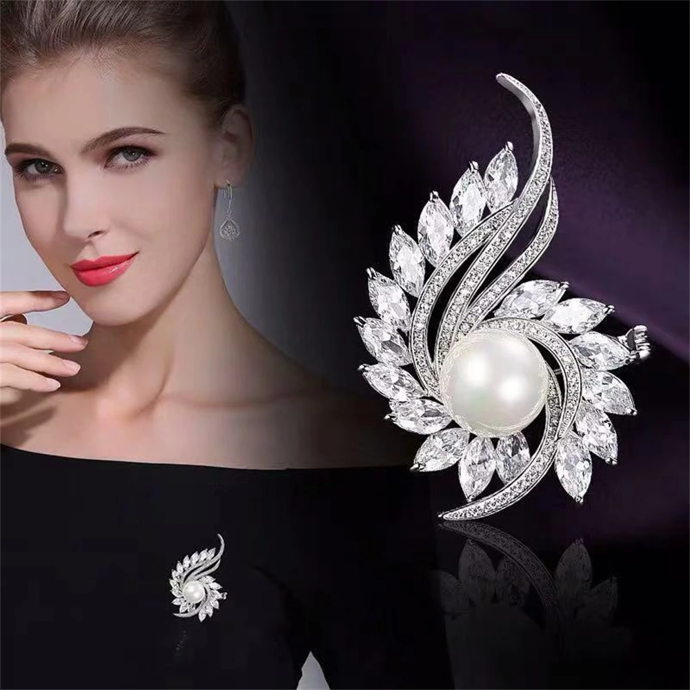 Vintage Maple Leaf Brooch Prevent Exposure Imitation Pearl Breast Flower Double-layer Leaf Brooches Women Clothes Leaves Badge