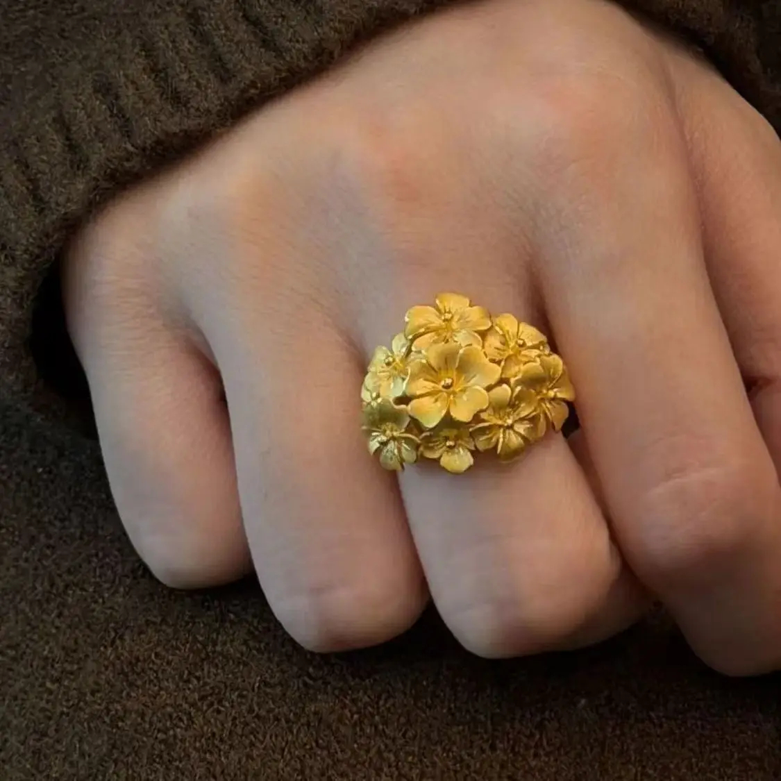 Gorgeous Golden Hydrangea Open Ring For Women Fashion Temperament Floral Cluster Finger Accessory Festival Gift Party Daily Wear