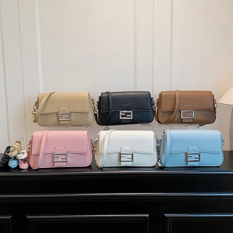 

High-End Business Leisure Backpack Bag with Simple Minimalist Vintage Look for Men and Women Solid Color