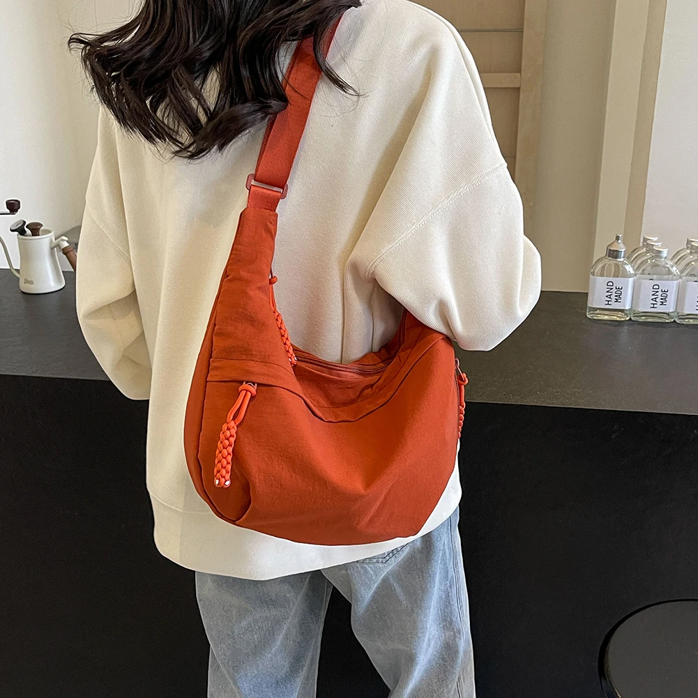 

Women Crescent Crossbody Bag Multi-pockets Half Moon Bag Large Capacity Daily Messenger Bag Adjustable Strap Simple Satchel Bag