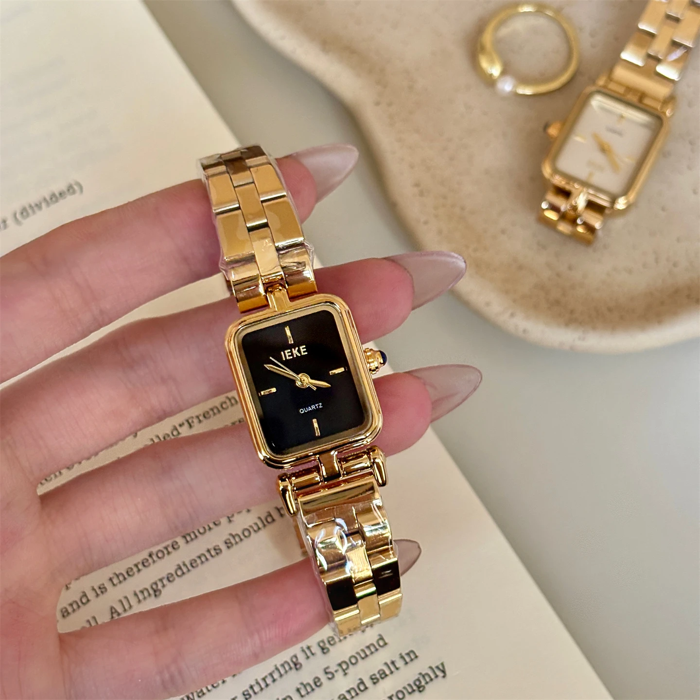 French-Style Chic, Understated Luxury, Exquisite Square Women'S Watch With High-Value Design And Chain Strap Quartz Watch.