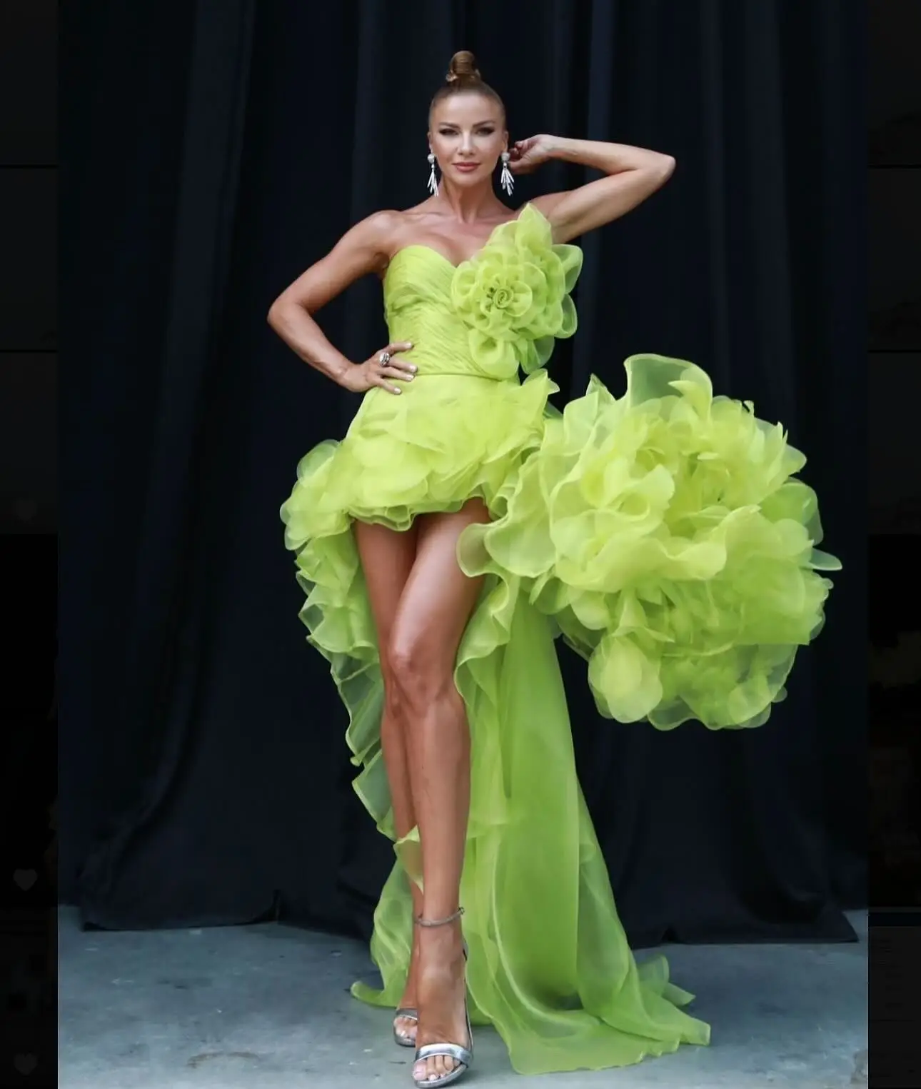 สวยสีเขียวดอกไม้พรหมชุดปาร์ตี้ชุดสูงต่ํา Ruffle ดอกไม้อย่างเป็นทางการชุดเก๋ผู้หญิงกิจกรรม Gala Dress