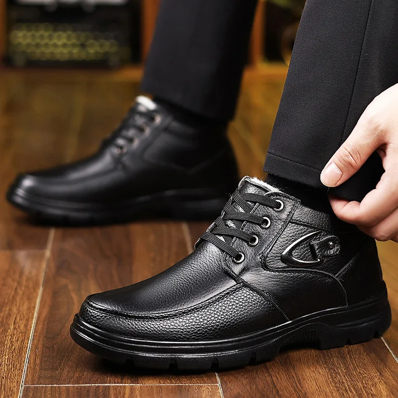 2025 Winter Genuine Leather Shoes Men Snow Boots Warm Plush Mens Ankle Botas Flat Non-slip Cotton Shoes Pure Black D728