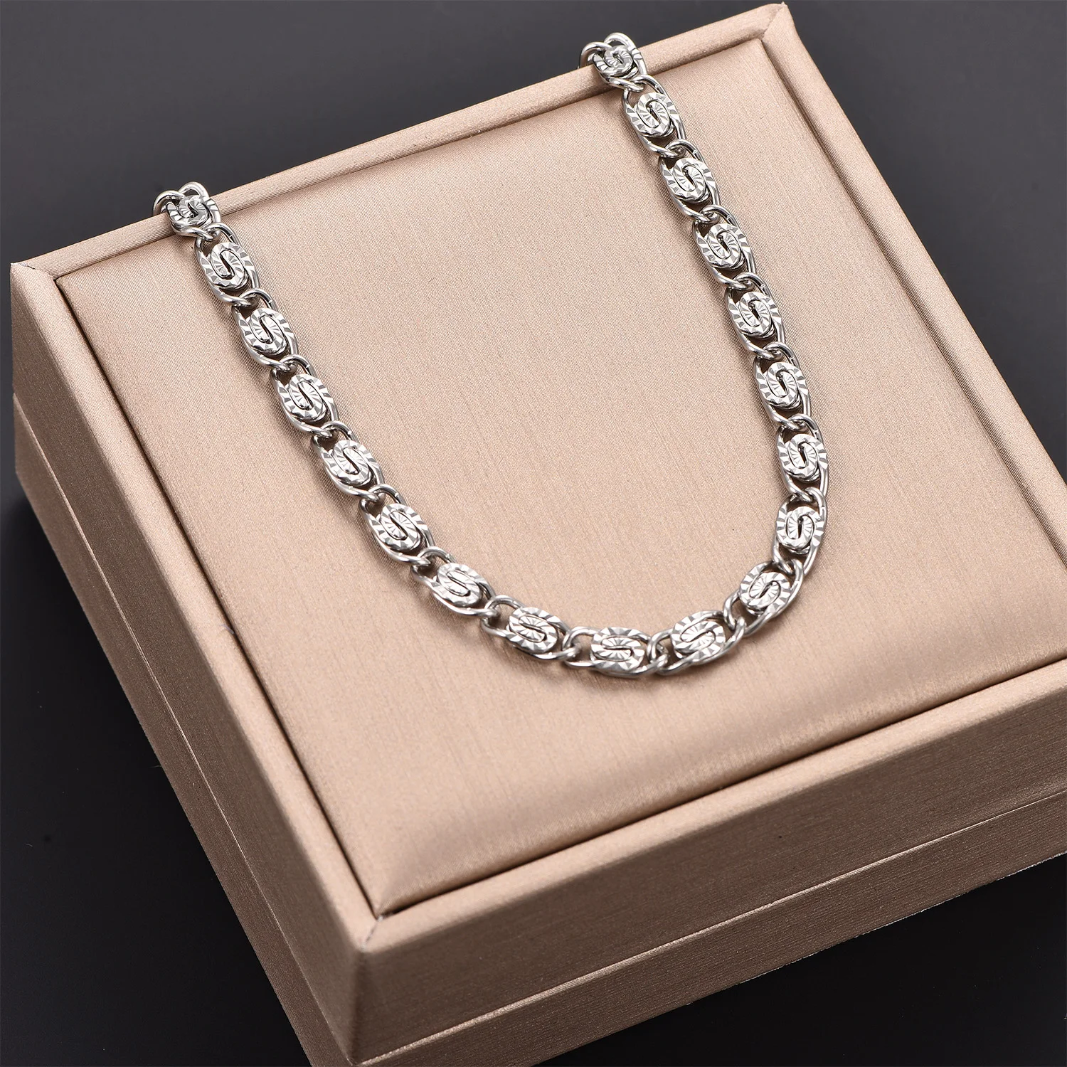 4/5/6MM Gewellte Gliederkette aus Edelstahl, geprägte Halskette in Büroklammerform, kreativer Hip-Hop-Choker-Schmuck für Männer und Frauen – Detail 4