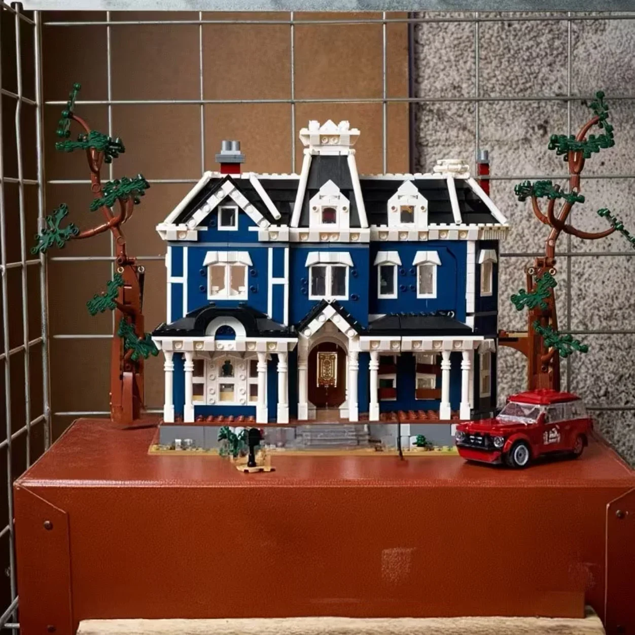 2593Pcs 2026 Popular Movies Creel House Building Blocks, Model Sets, Toys, Adult Birthday Gifts