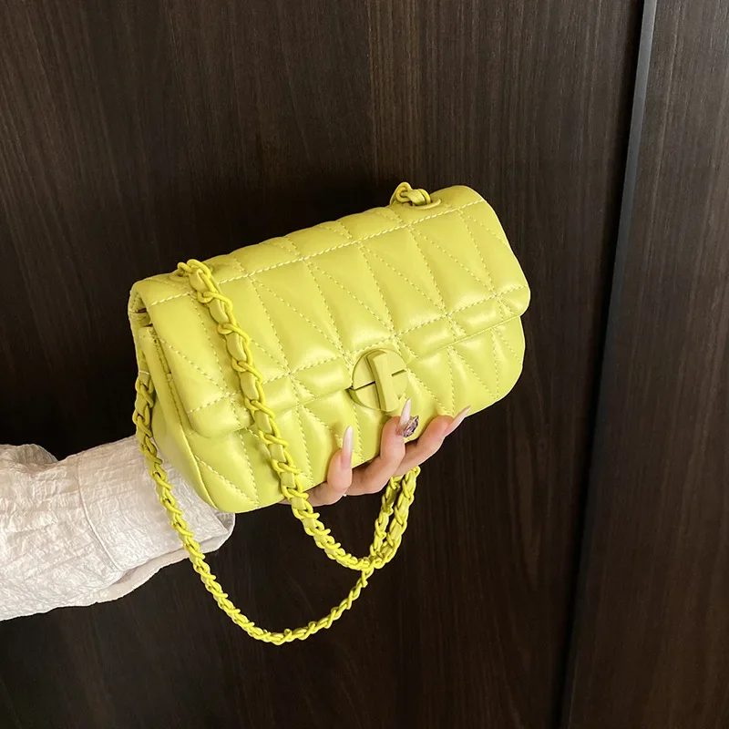 

Spring-Summer Women's Trendy Niche Instagram-Style Diamond-Stitched Chain Strap Tote - Large Capacity Shoulder/Crossbody Bag