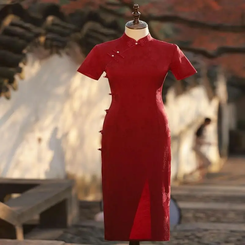 

2024 red cheongsam evening dress Chinese style dress temperament evening dress.