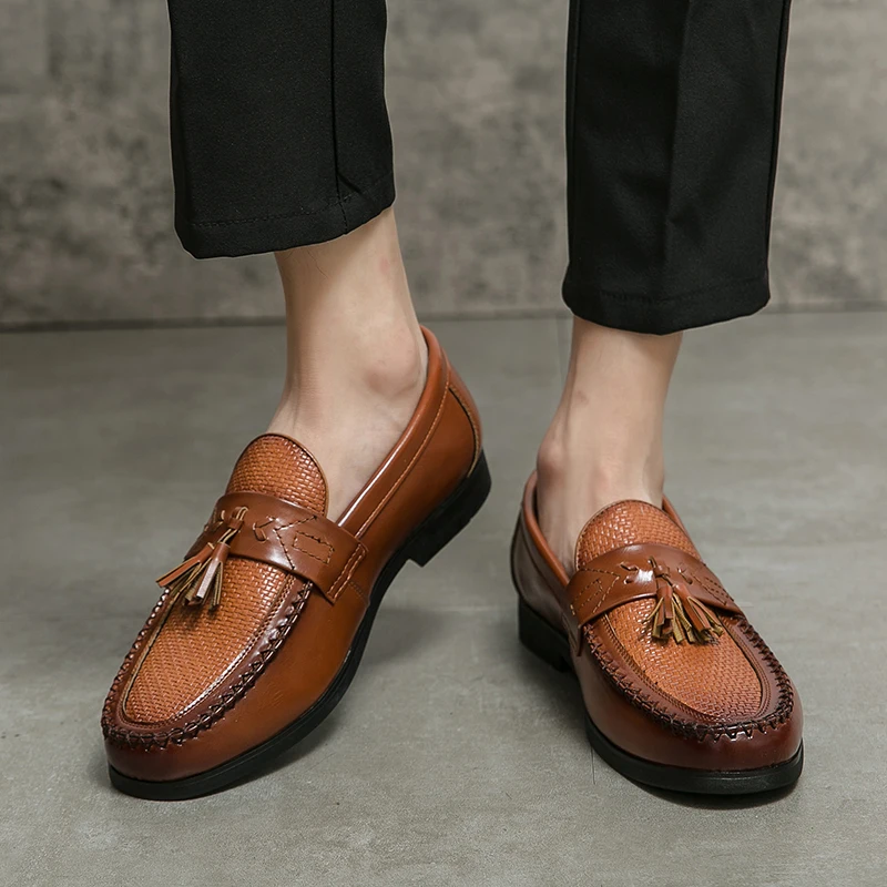 Luxury Brand Tassel Loafers Brown Slip-on Comfortable Men Leather Shoes High Quality Casual Shoes Fashion Designer Men Moccasin