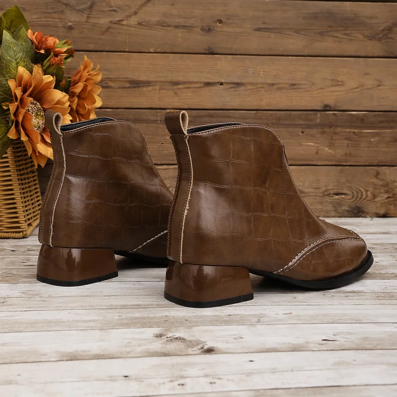 أحذية نسائية كلاسيكية للكاحل رفيعة، خريف/شتاء، جلد ناعم، كعب مكتنز أنيق، أحذية قصيرة على الموضة الحديثة