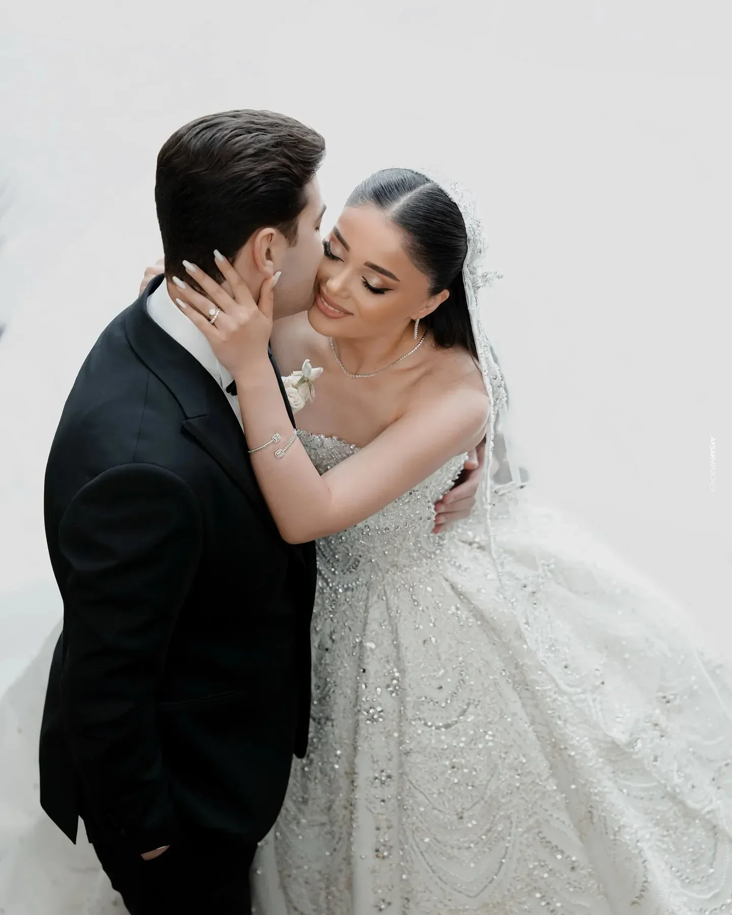 Aangepaste Prachtige Kralen Parels Baljurk Trouwjurk Lovertjes Applicaties Bruidsjurken Arabisch Mouwloze vestido de novia