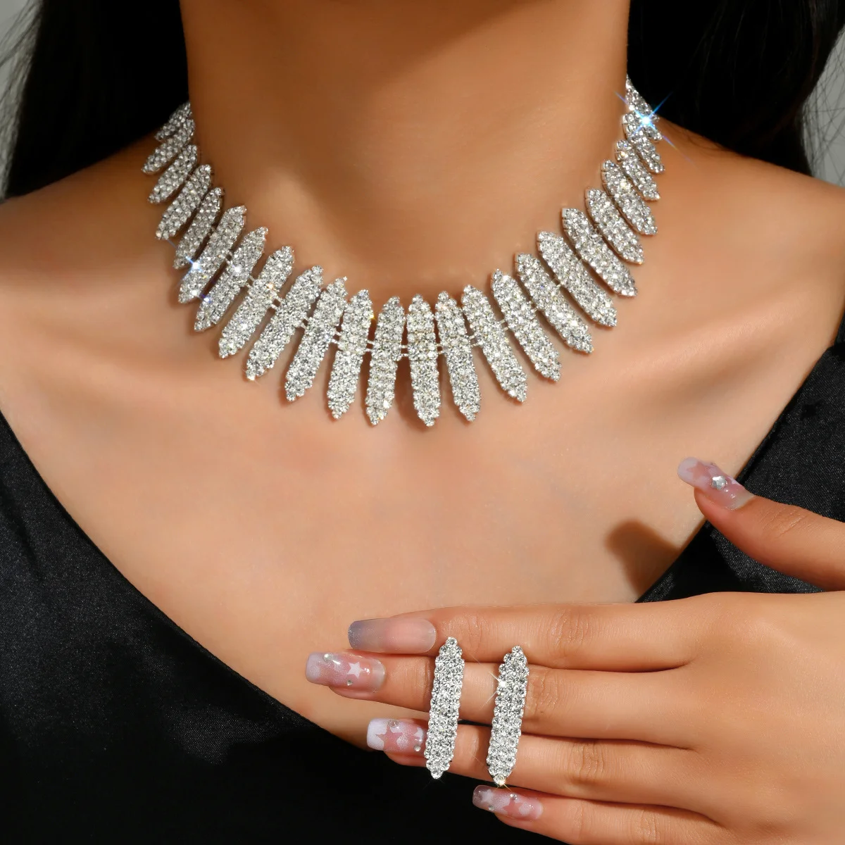 

Luxury Spike Shape Crystal Choker Jewelry Set for Women, Sparkling Rhinestone Necklace Earrings, Party Prom Gift